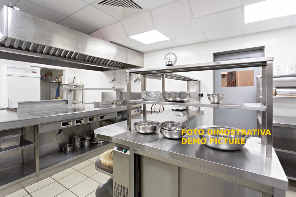 Möbler och Utrustning för Restaurang - Fall 211/2021 - Domstolen i Milano - Försäljning 3