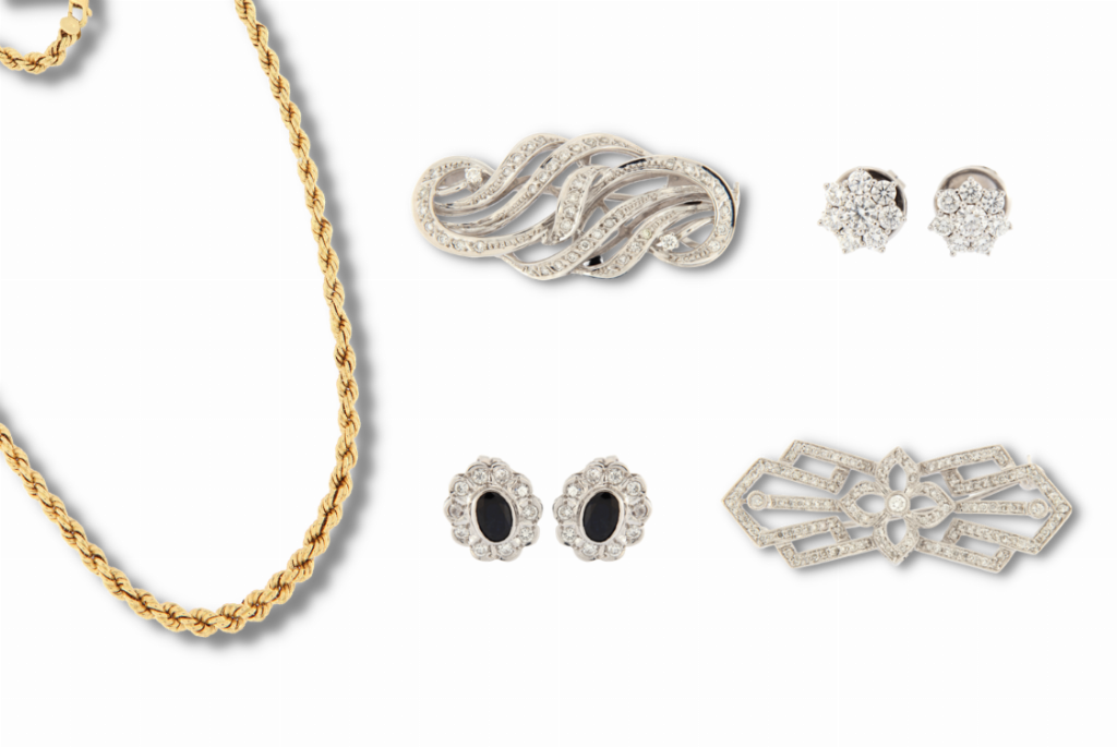 Joyas exclusivas: broches, collares y pendientes de oro - Detalles - Juzgado n. 1 de A Coruña