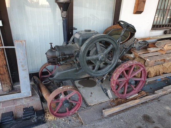 Agricultural vehicles collection - Vintage mopeds - Bank. 35/2013 - Trento L.C. - Sale 2