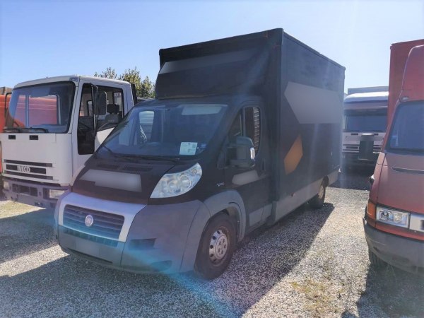 Varebiler IVECO, Mercedes og FIAT - Konkurs nr. 489/2019 - Milano domstol - Salg 4