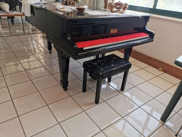 Grand pianos  - Various furniture and equipment - Bank. 54/2016 - Napoli Nord L.C. - Sale 5