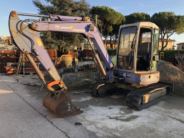 Trucks and trailers - Excavators and vans - Cred. Agr.13/2018 - Padua Law Court - Sale 5