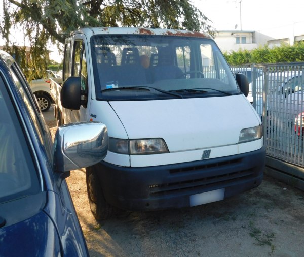 Construction Company - Trucks and Equipment - Bank. 61/2019 - Venice L.C. 