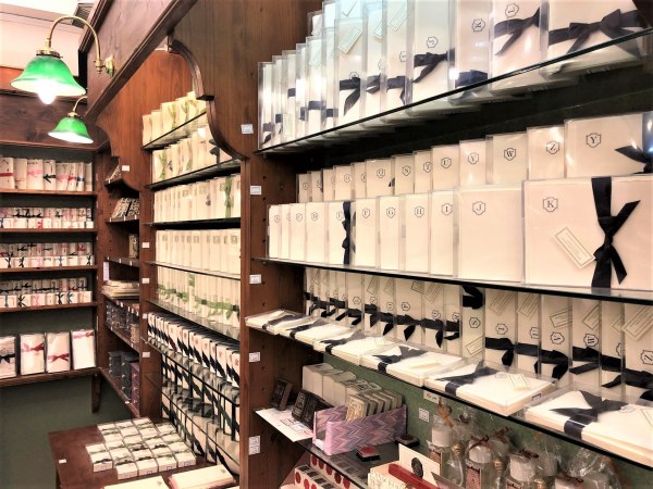 Production of artistic paper and gift items with stores - COMPANY SALE - Bank. 35/2019 - Florence L.C.