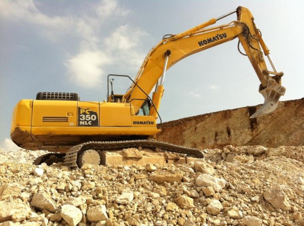 Earth moving - Excavators and vehicles - Cred. Agr. 1/2012 - Avellino L.C. -Sale 2