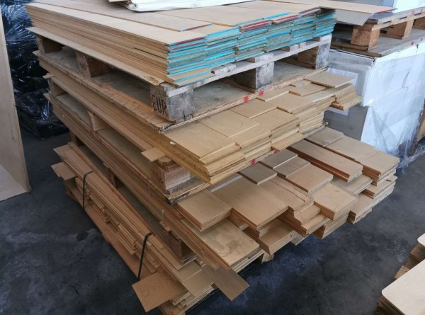 Parquet and joinery equipment - Bank. 19/2019 - Arezzo L.C.  - Sale 6