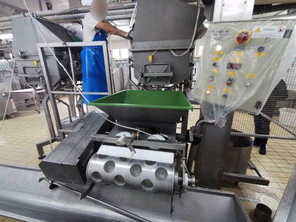 Dairy equipment - Vehicles and office furniture - Bank. 35/2019 - Avellino L.C.-Sale - 7