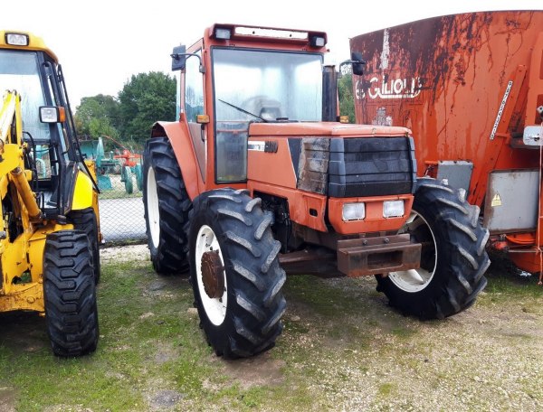Tractor FIAT Geotech F130 - Mob. Ex. n. 735/2020 - Latina Law Court - Sale 3