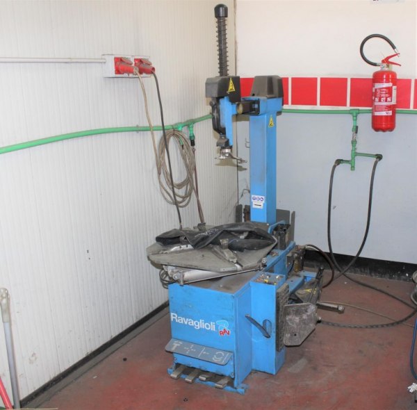 Tire machinery and equipment - Officina Veicoli - Bank. 18/2018 - Caltanissetta L.C.-Sale-4