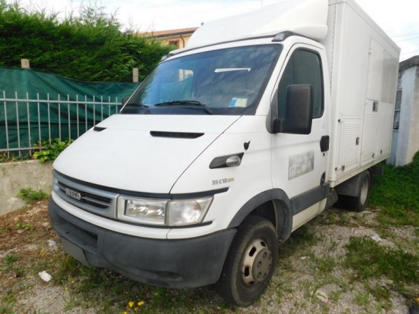 IVECO truck for laboratory use - Bank. 41/2020 - Vicenza L. C.-Sale 3