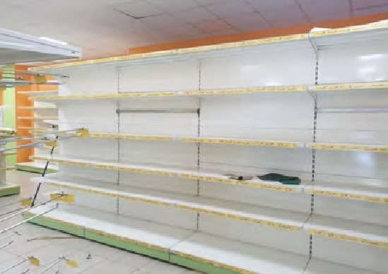 Toys and shelving - Bank. 28/2020 - Avellino L.C.-Sale 4