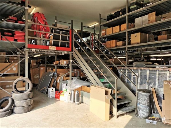 Complete car repair shop and Citroen spare parts - Bank. 220/2020 - Milan L.C. - Sale 2