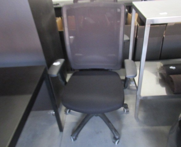 Office furniture and equipment - Bank. 24/2021 - Padua L.C.