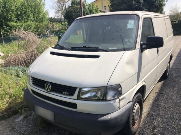 Volkswagen Transporter - Transpallet e arredi ufficio - Fall. 78/2020 - Tribunale di Vicenza