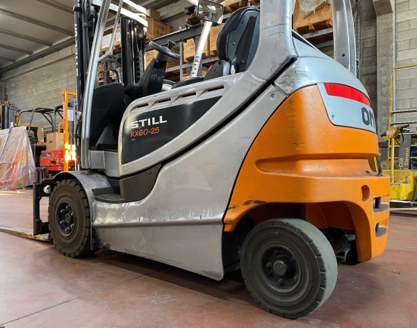 Still RX 60-25 electric forklift - capital goods from leasing