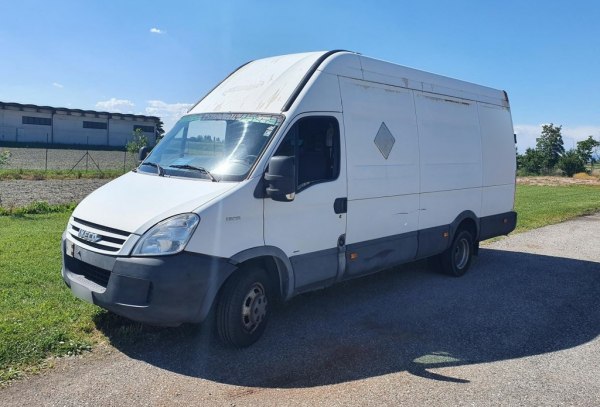 IVECO Magirus Stralis and Van IVECO 35 / E4 - Bank. 14/2020 - Rovigo L.C.