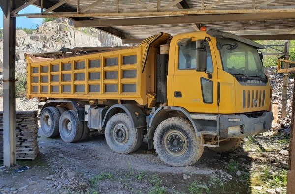 Astra Truck - Porphyry Processing Machinery - Bank. 4/2020 Court of Trento