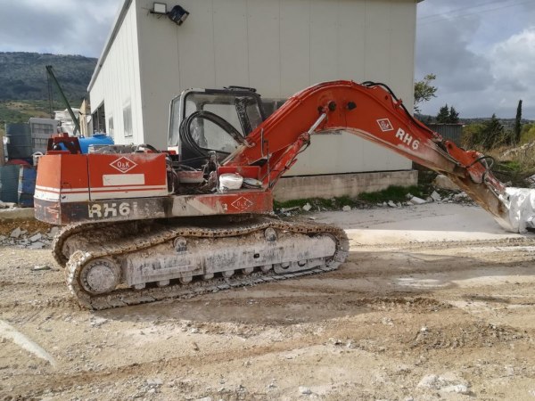 Excavator and Forklift - Marble Slabs and Equipment - Bank. n. 8/2021 - Trapani Law Court