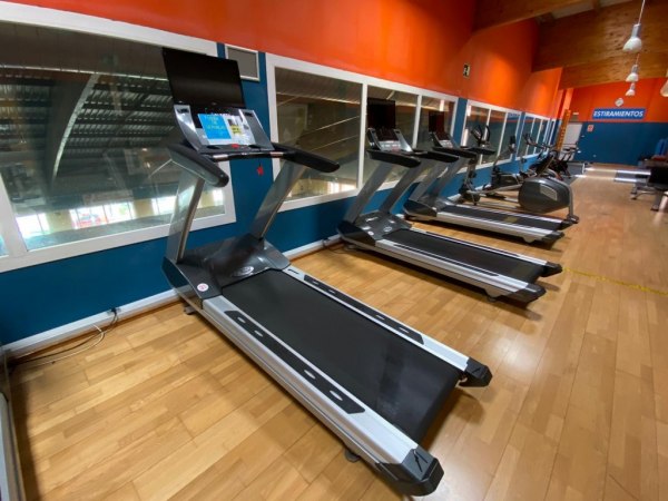 Gym and Ice Sports Equipment - Office and furniture and miscellaneous equipment - Bank. 910/2020 - Malaga Law Court n. 1