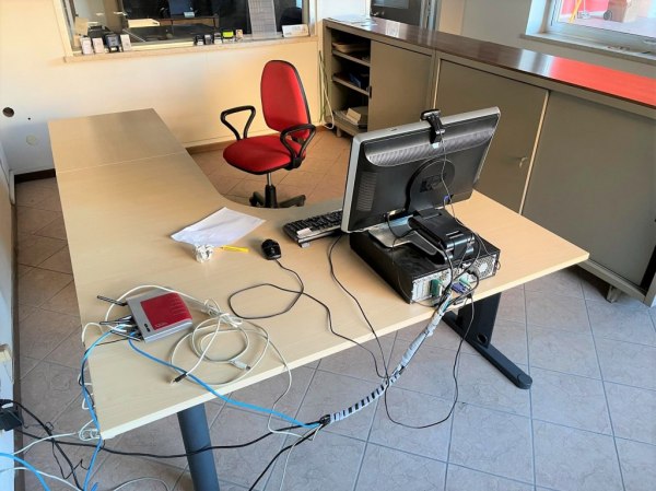 Various equipment and office furniture - Bank. 28/2021 - Mantova Law Court 