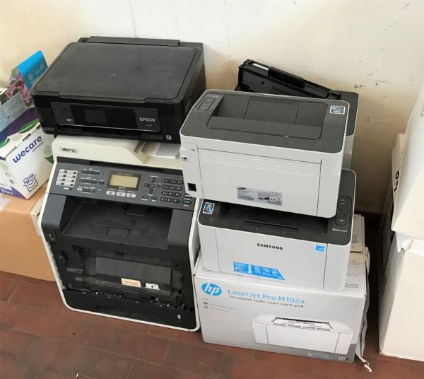 Telephone Accessories - Objects and Various Electronics - Bank. n. 4/2020 - Piacenza Law Court - Sale 5