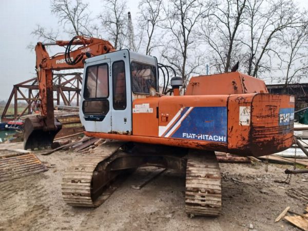 Escavatore FIAT Hitachi/Maie FH200ET.3 - Con. 22/2018 - Trib. di Padova - Vendita 9