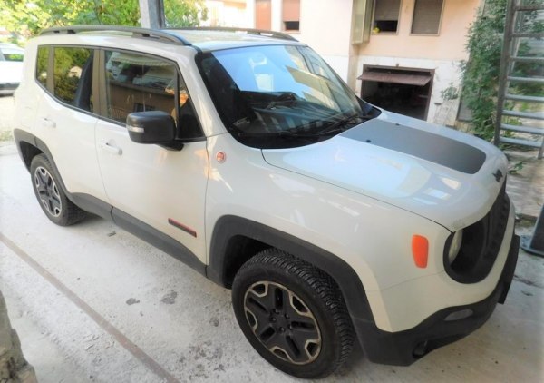 Jeep Renegade - Kaivinkone ja laitteet - Konkurssihuutokauppa 16/2019 - Vicenzan tuomioistuin