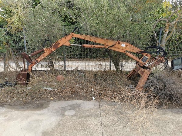 Agricultural Machinery and Equipment - Shelving and Office Furniture - Bank. 14/2021 - Grosseto Law Court - Sale 6