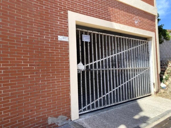 Two houses, warehouse and parking spaces in San Roque - Cádiz - Spain - Law Court N.1 of Cádiz