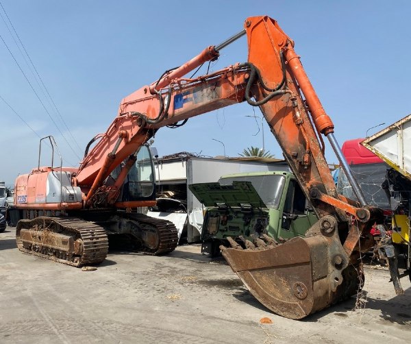 FIAT Kobelco excavator - Capital Goods from Leasing - Intrum Italy S.p.A. 