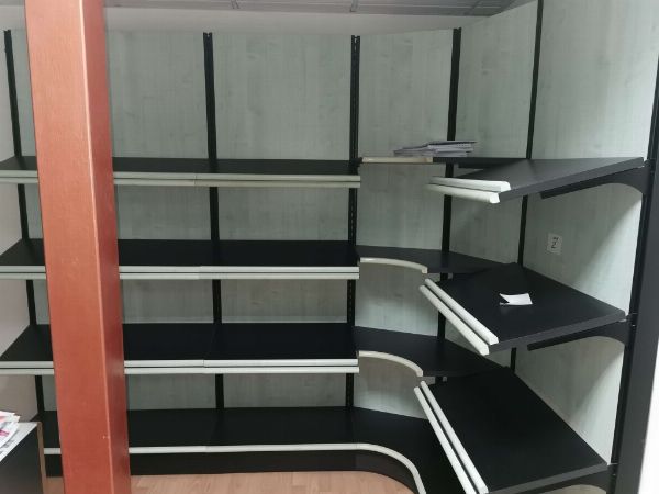 Shelving and shop equipment - Bank. 5/2020 - Agrigento L.C - Sale 10