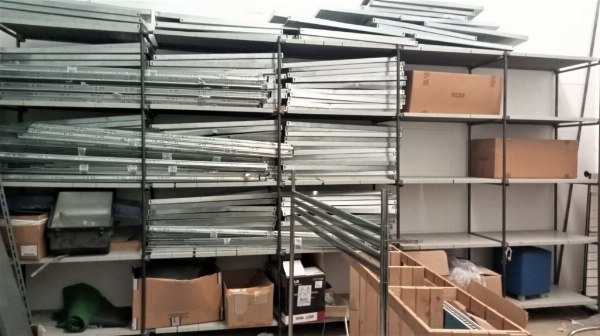 FIAT Vans - Metal Shelving - Shop Furniture - Bank 161/2021 - Bari Law Court - Sale 4