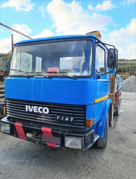 IVECO truck, generator, office equipment and furniture - Bank. 17/2019 - Barcellona Pozzo di Gotto L.C. - Sale 6