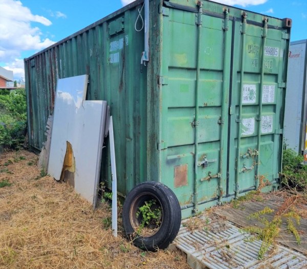 Isothermal semi-trailer - Tanks and containers - Bank  43/2021 - Roma Law Court