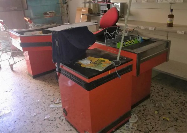 Supermarket Furniture and Equipment - Bank. 11/2022 - Agrigento Law Court - Sale 3