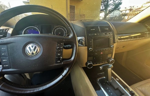 Volkswagen Touareg - Judicial administration n. 7054/15 RGNR Mod. 21 DDA - Reggio Calabria Law Court - Sale 5