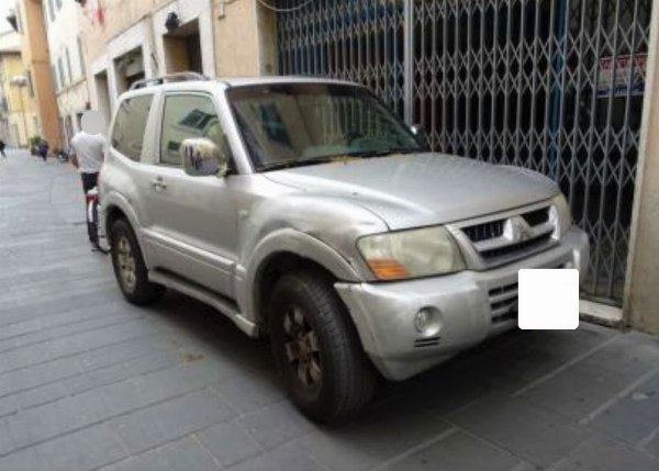 Shop shelving and furniture - Mitsubishi Pajero - C.A.12/2018 - Spoleto Law Court - Sale 3