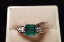 18 Carat White Gold Ring - Diamonds 0.10 ct - Emerald 2,45 ct 1