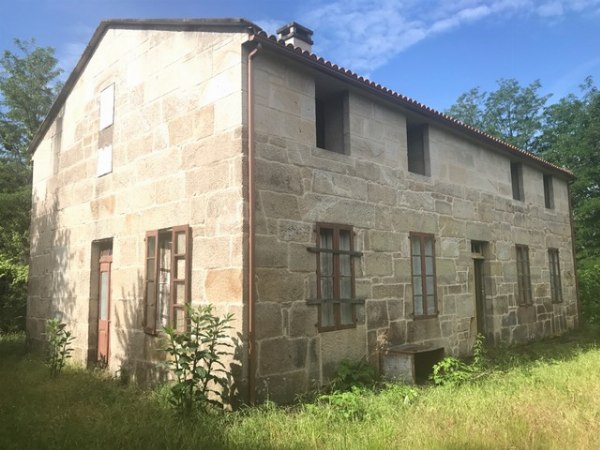 Building in Mondariz e Vilagarcia de Arousa - Pontevedra - Spain - Private Sale