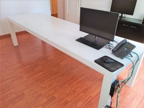 Office table - Bank. 111/2014 - Genova law court - Sale 4