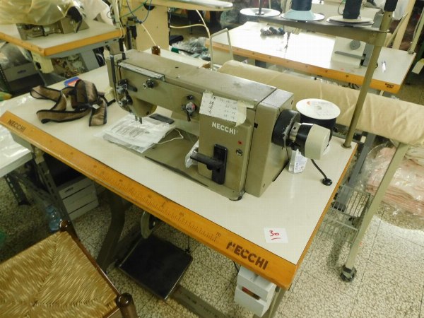 Clothing - Machinery and equipment - Bank. 52/2022 - Rovigo L.C. - Sale 3