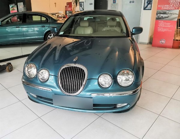 Cars - Office furniture - Bank. 28/2022 - Perugia law court - Sale 3