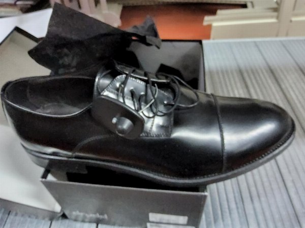 N. 43 Pairs of footwear - Mob. Ex. n. 474/2022 - Latina Law Court - Sale 3