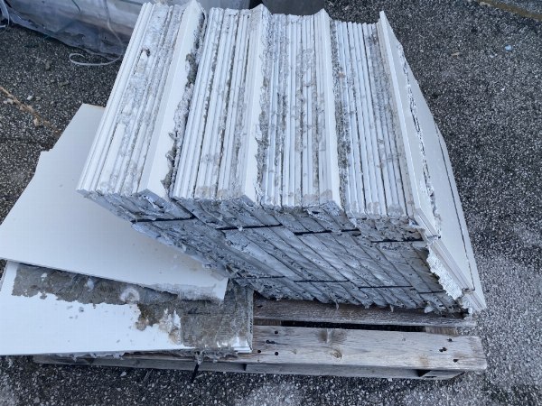 Bathroom furnishings - Building and sanitary materials - Bank. 15/2019 - Gela Law Court - Sale 3