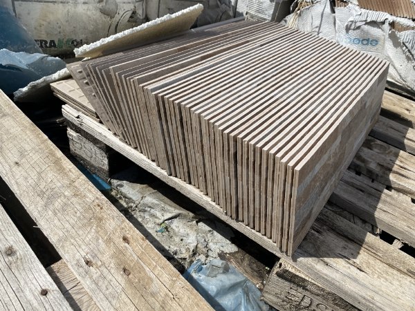 Bathroom furnishings - Building and sanitary materials - Bank. 15/2019 - Gela Law Court - Sale 3