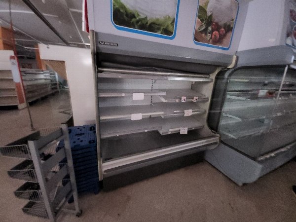 Supermarket furniture and equipment - IVECO van - Judical Clearance n. 46/2023 - Napoli Nord Law Court - Sale 2