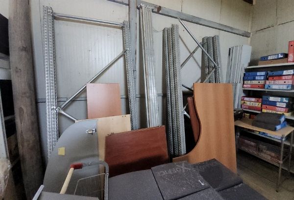 Shelving and Office Furniture - Bank. 1/2023 - Latina law court - Sale 2