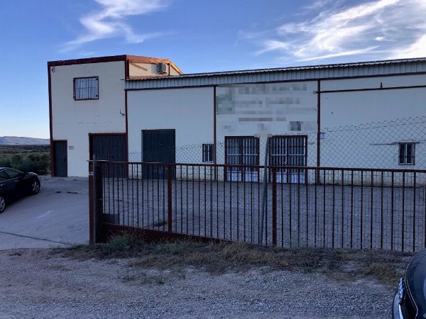 Naves y maquinaria para actividad avícola en Montizón - Jaén - Juzgado Mercantil N°1 de Jaén