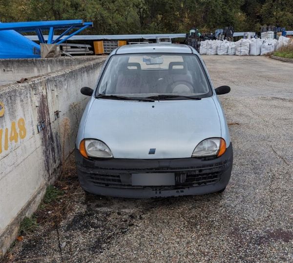 Ford Transit, FIAT 600 - Stock de botellas y licores - Fall.n. 14/2015 - Tribunal de Fermo