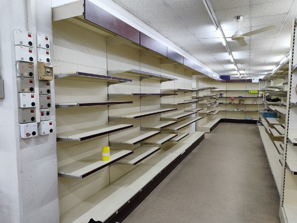 Household items - Toys and shelving - Jud.Liq. n.3/2023 - Spoleto law court - Sale 2